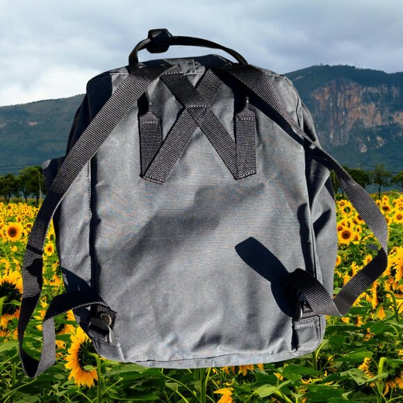 Fjallraven Kanken backpack Graphite Gray 23510 - Picture 2 of 5